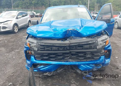 2022 Chevrolet Silverado 1500 4Wd Short Bed Custom z USA, uszkodzony, nr VIN 1GCPDBEK8NZ550249